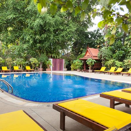 Tropica Bungalow Beach Hotel Patong Bagian luar foto