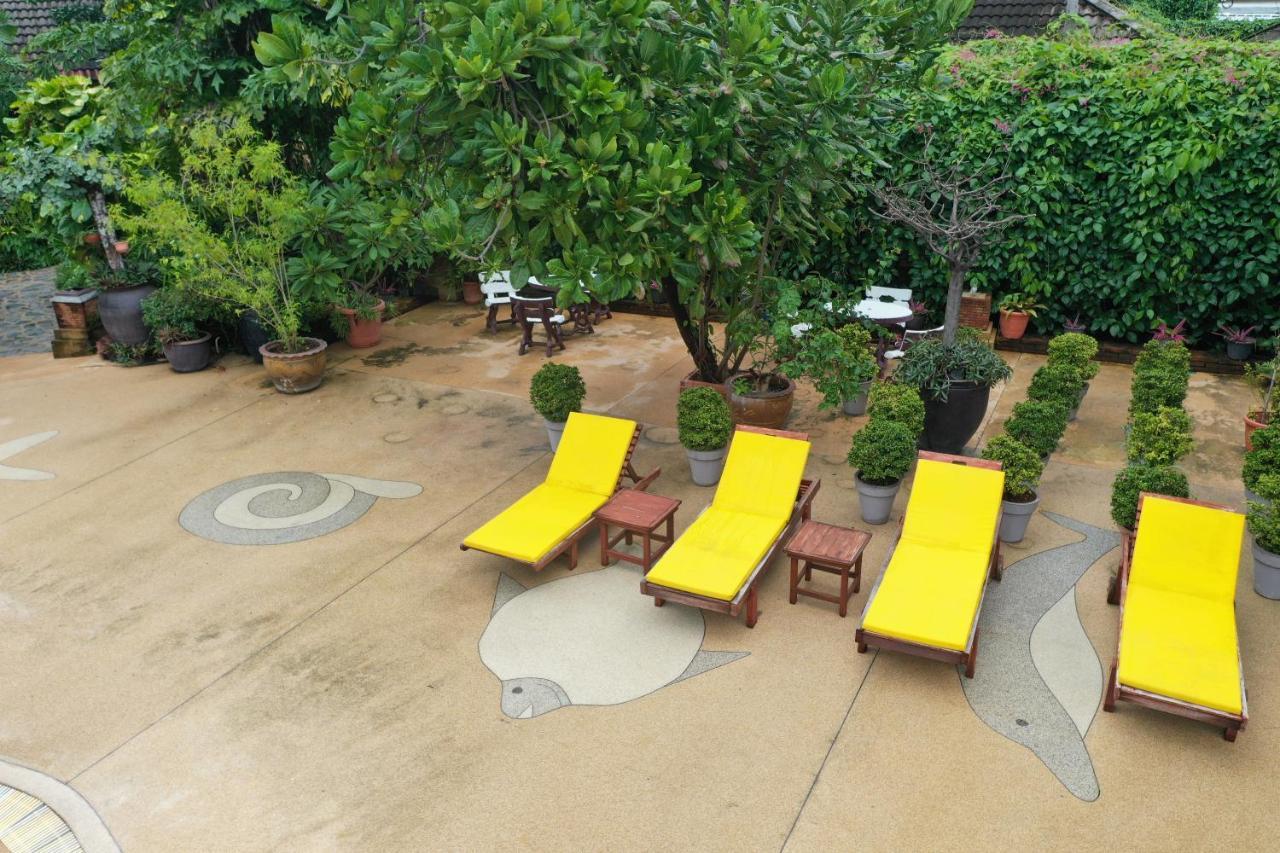 Tropica Bungalow Beach Hotel Patong Bagian luar foto