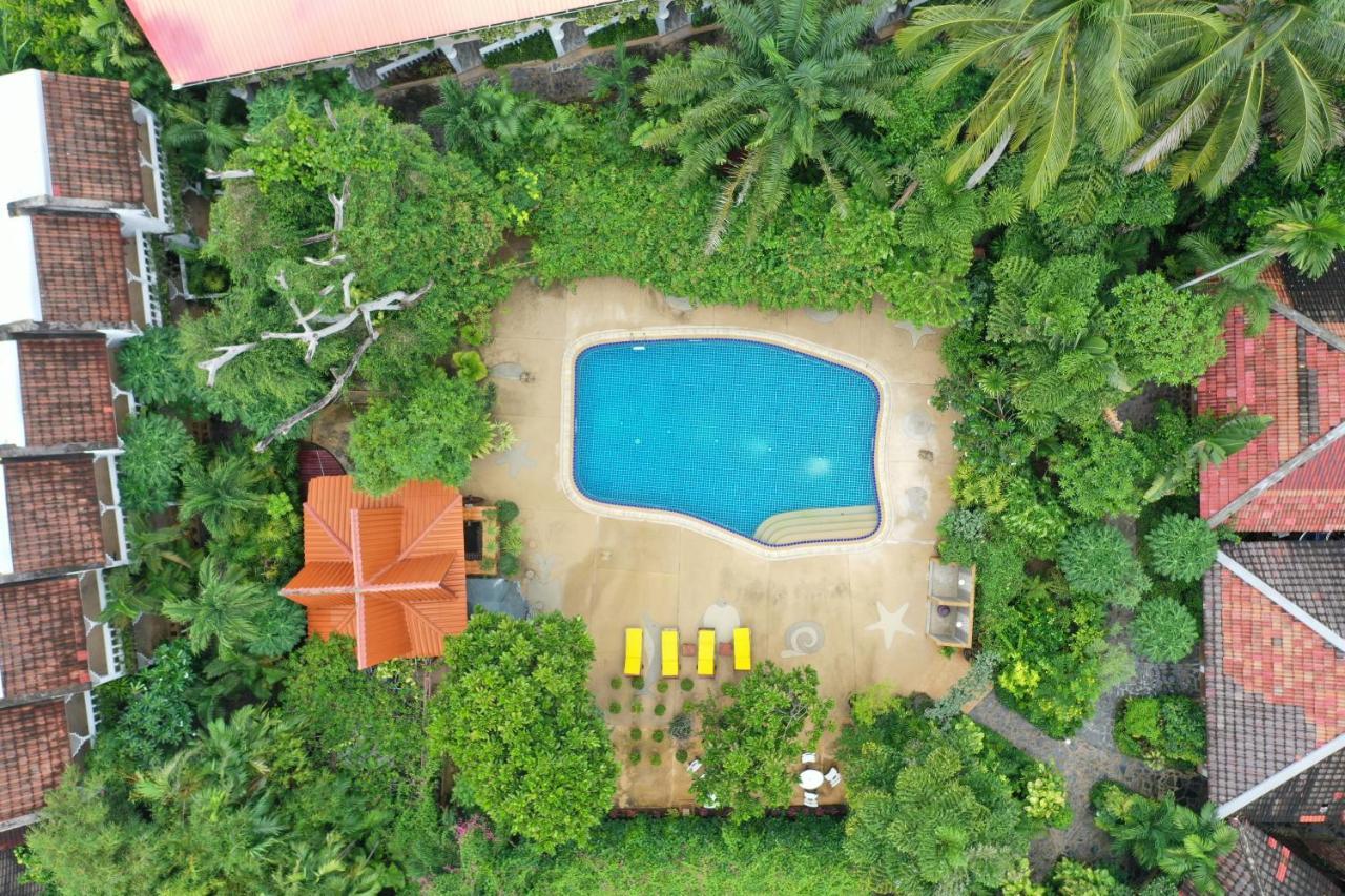 Tropica Bungalow Beach Hotel Patong Bagian luar foto
