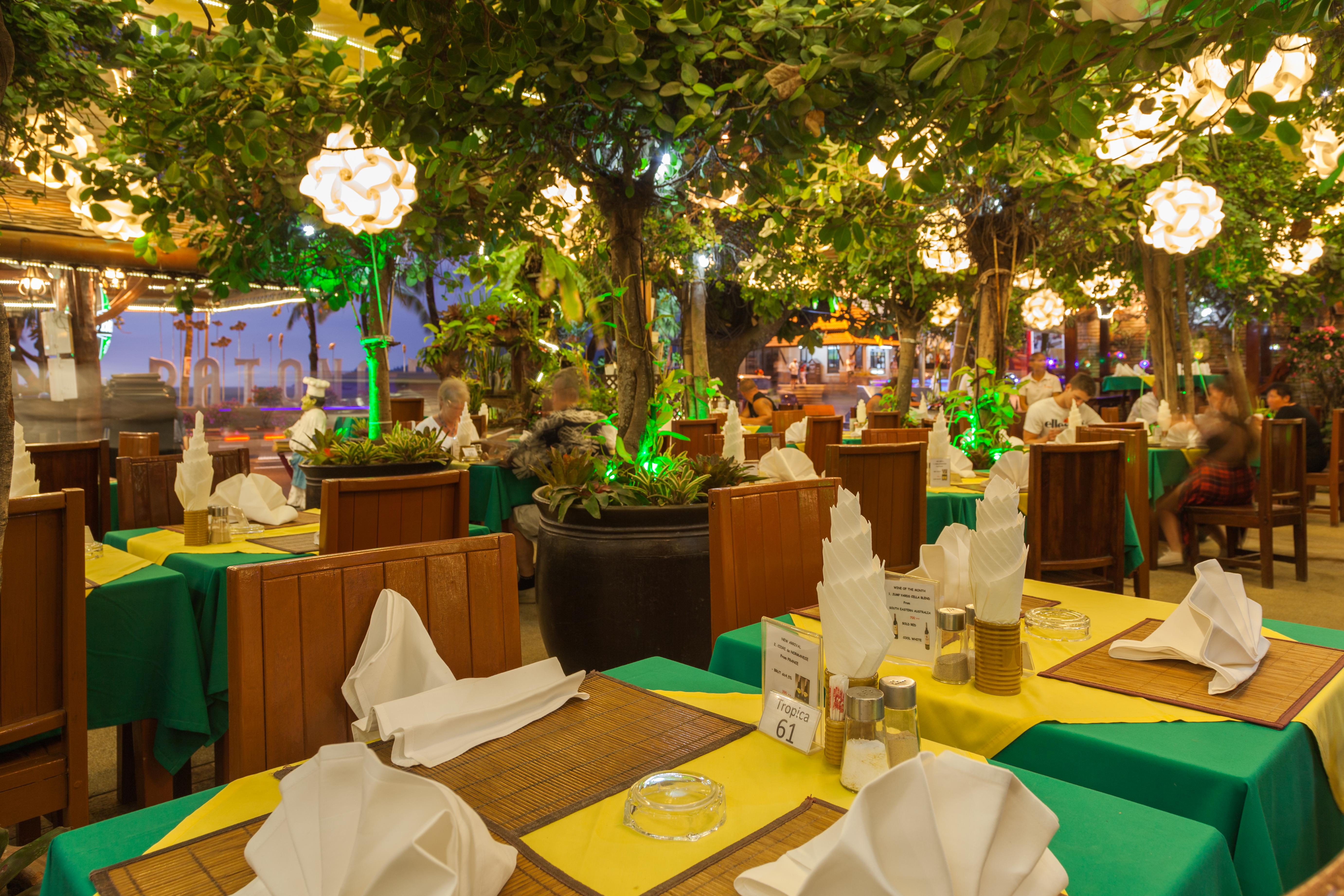 Tropica Bungalow Beach Hotel Patong Bagian luar foto