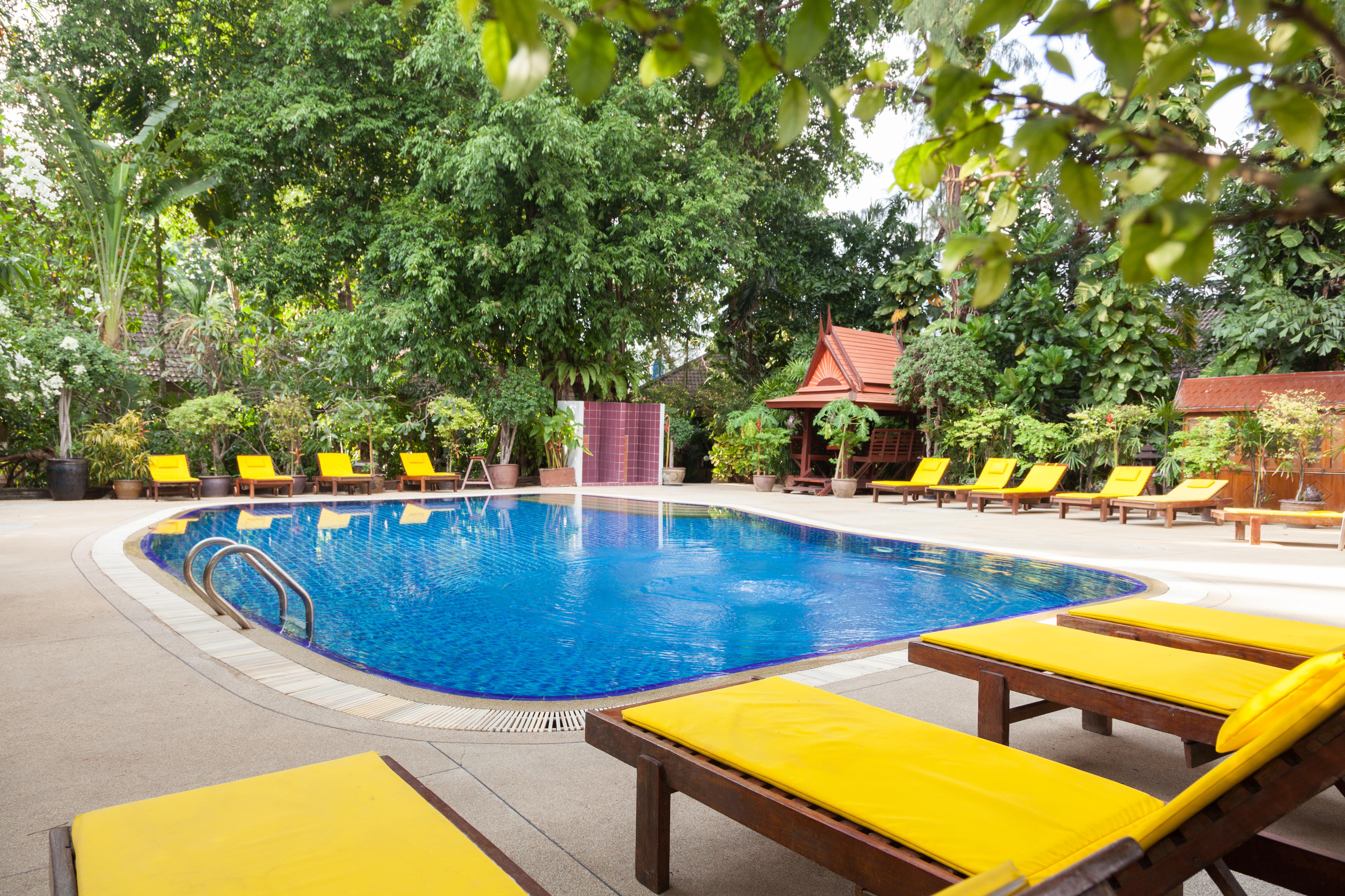Tropica Bungalow Beach Hotel Patong Bagian luar foto