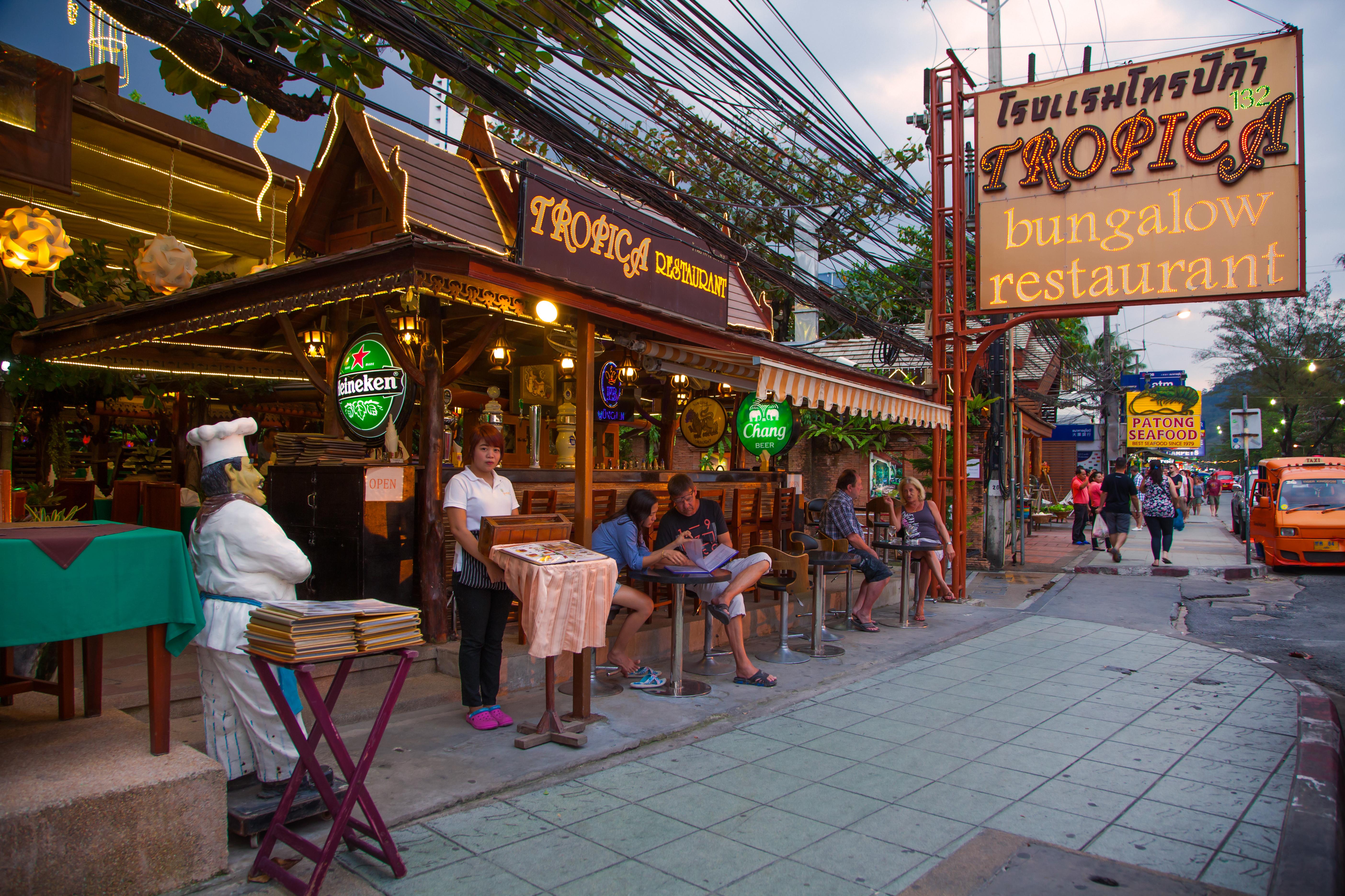Tropica Bungalow Beach Hotel Patong Bagian luar foto