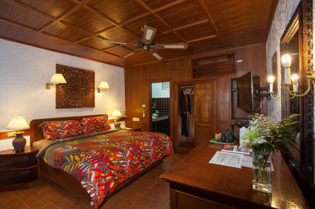 Tropica Bungalow Beach Hotel Patong Bagian luar foto