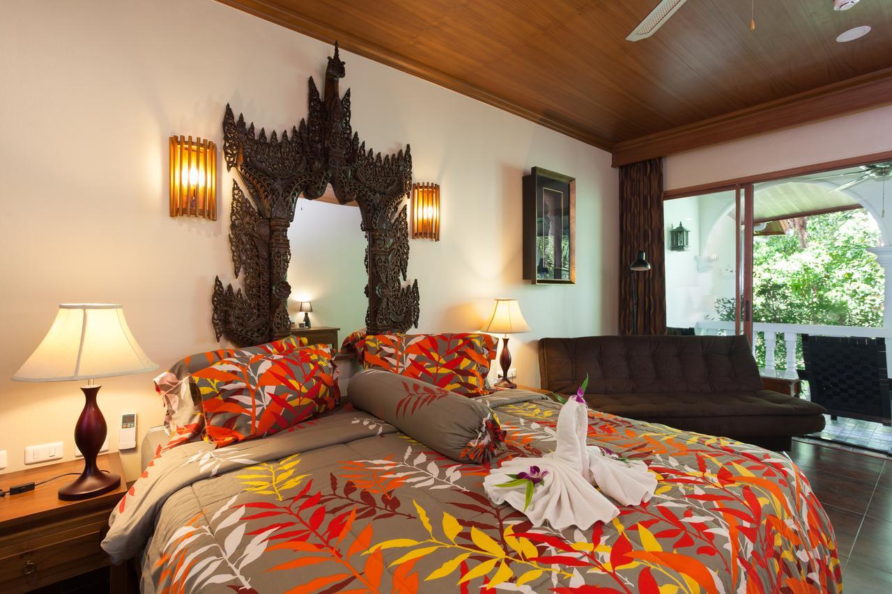Tropica Bungalow Beach Hotel Patong Bagian luar foto