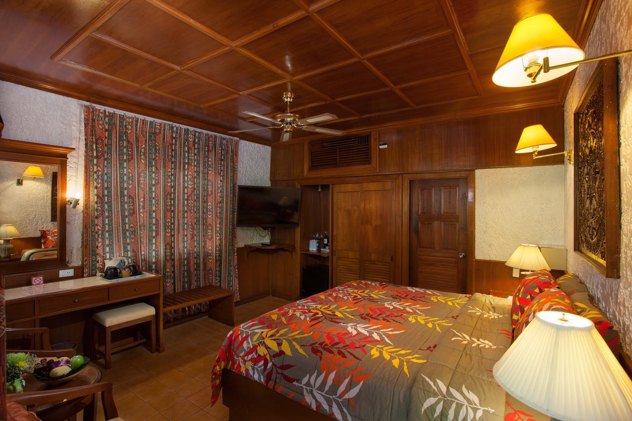 Tropica Bungalow Beach Hotel Patong Bagian luar foto
