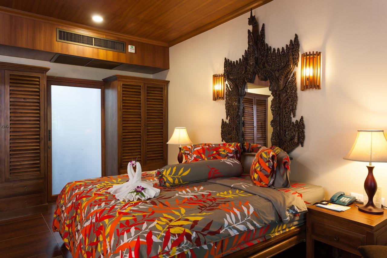 Tropica Bungalow Beach Hotel Patong Bagian luar foto