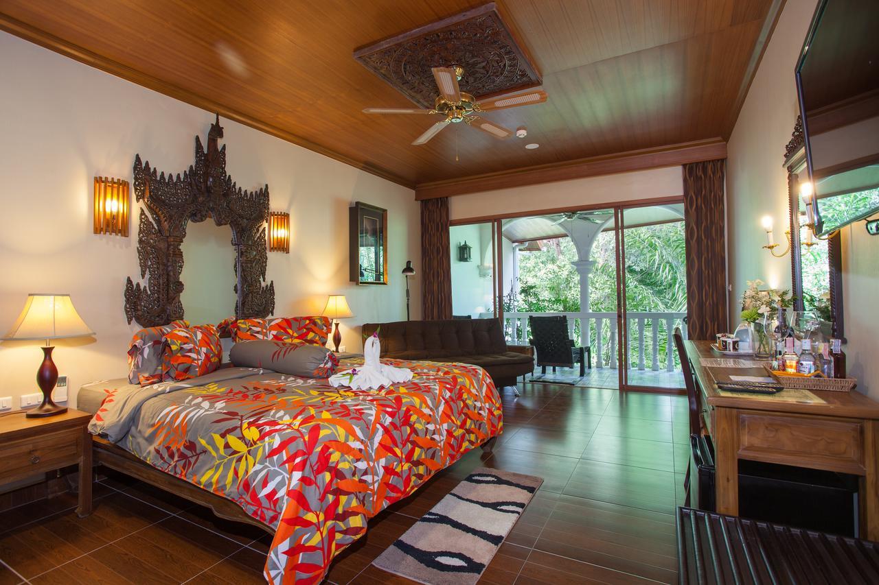 Tropica Bungalow Beach Hotel Patong Bagian luar foto